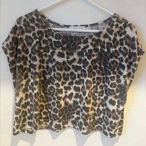 Cropped leopard print shirt